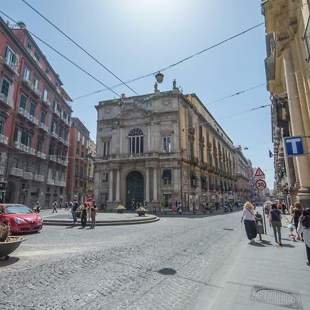 Palazzo Doria D'Angri Bed & Breakfast Наполи Екстериор снимка