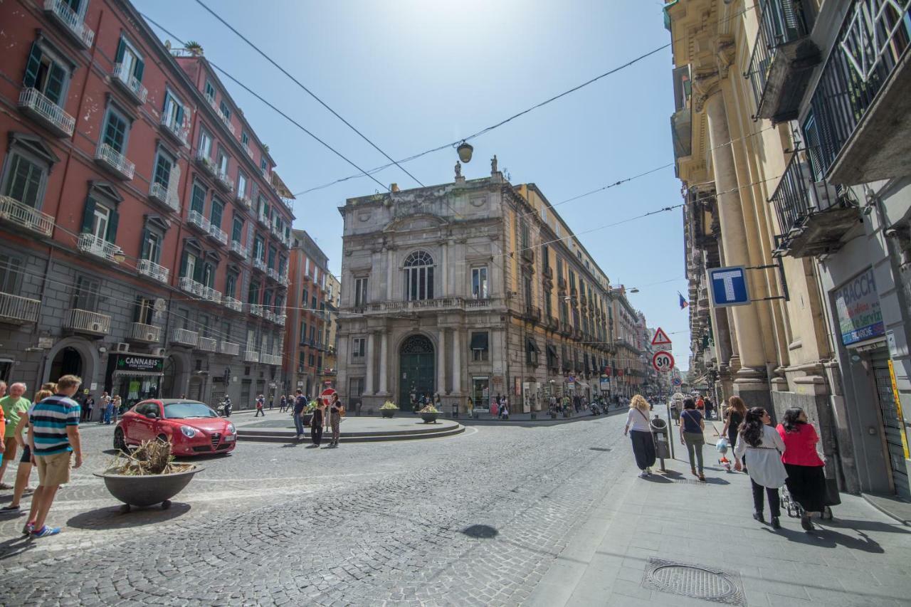 Palazzo Doria D'Angri Bed & Breakfast Наполи Екстериор снимка