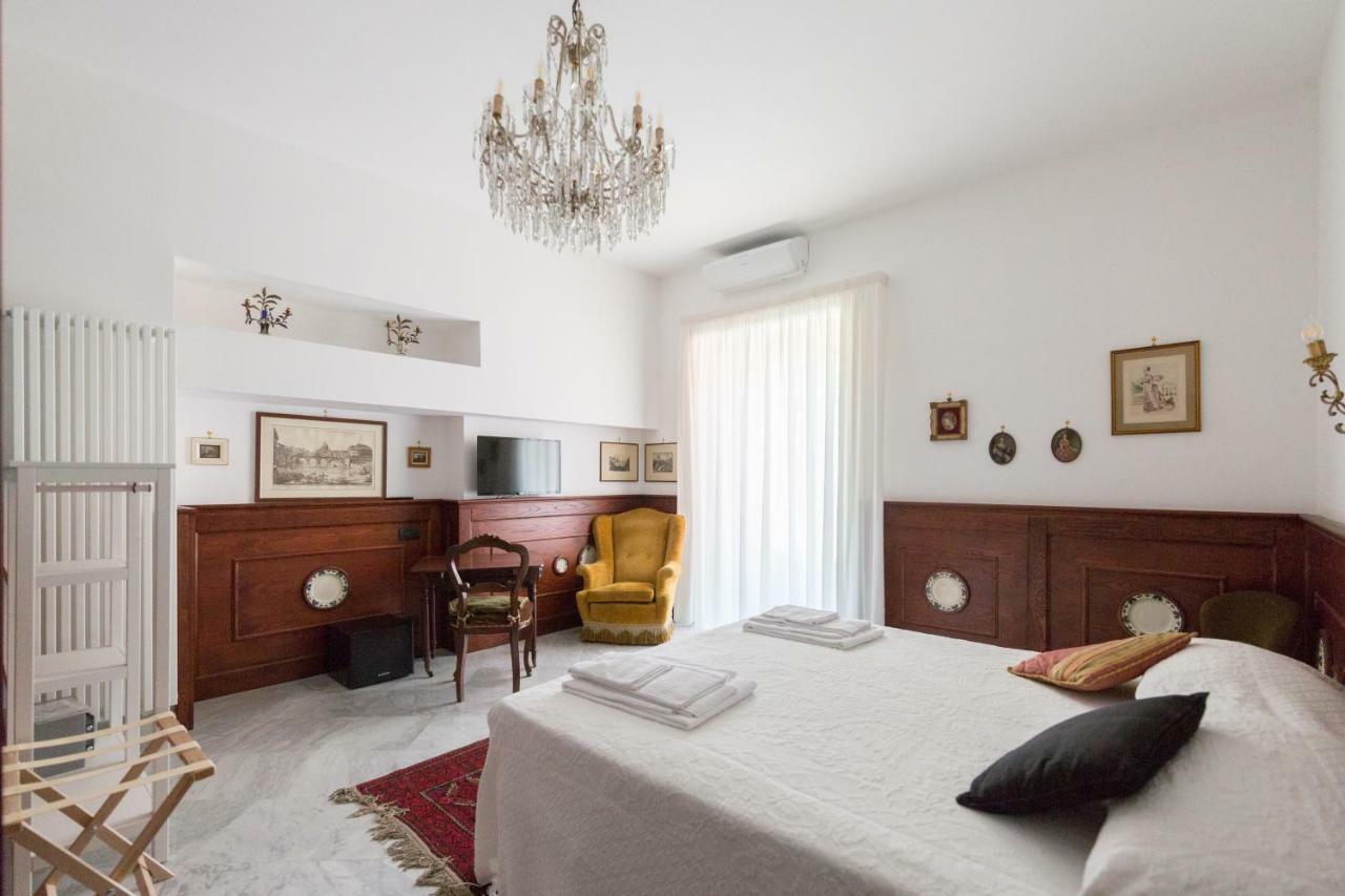 Palazzo Doria D'Angri Bed & Breakfast Наполи Екстериор снимка