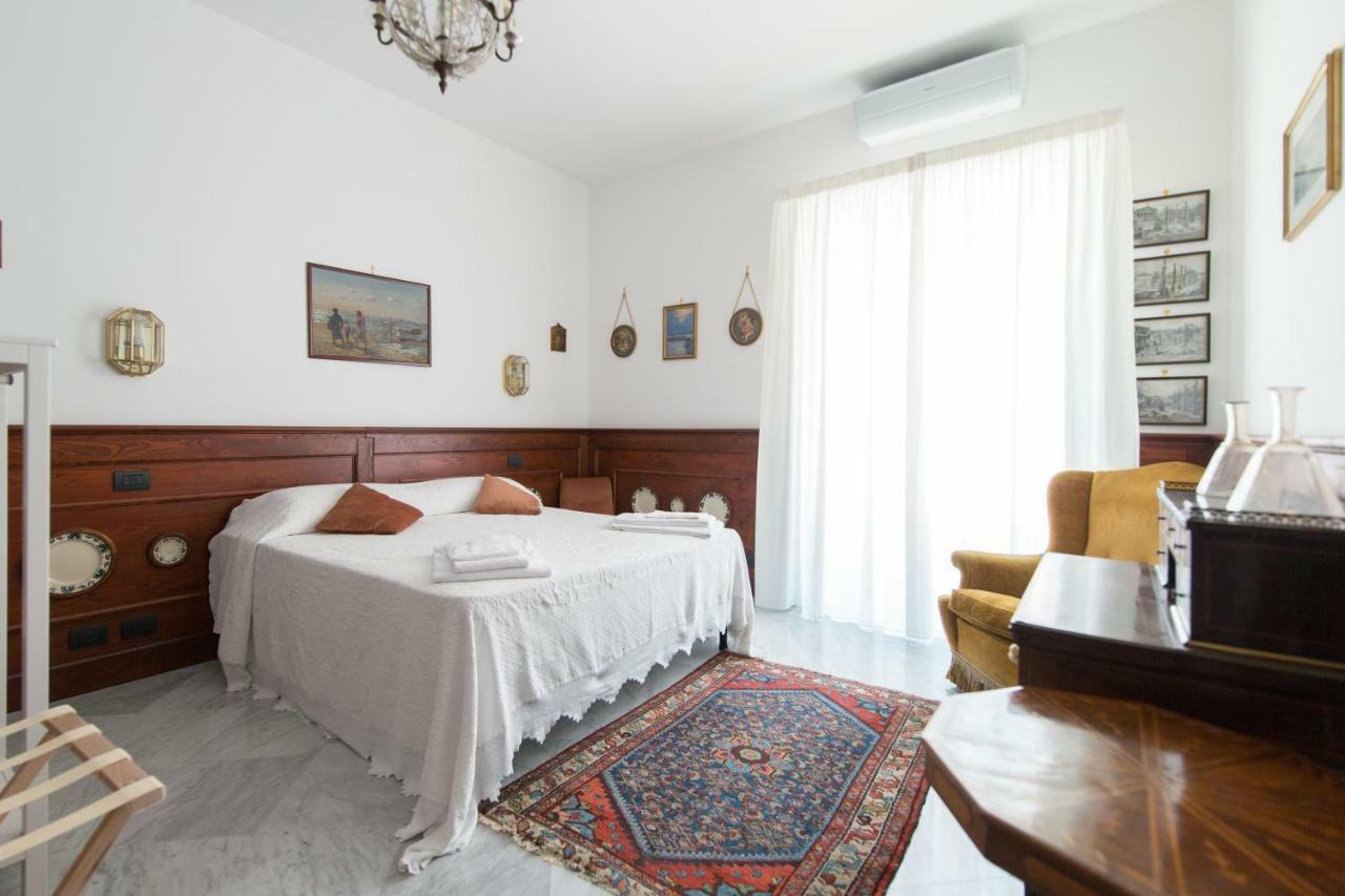 Palazzo Doria D'Angri Bed & Breakfast Наполи Екстериор снимка